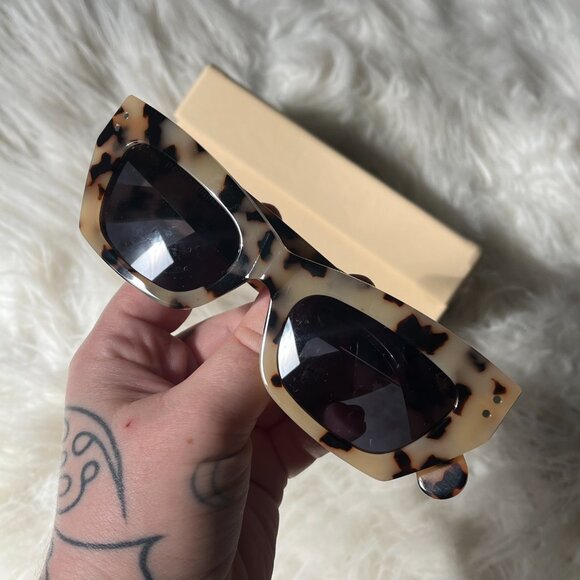 Pared Eyewear Bec & Bridge x Pared PETITE AMOUR Sunglasses - Picture 4 of 7